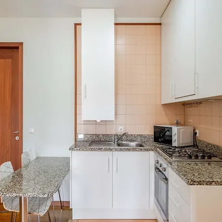 Hostwise - Stylish Flat